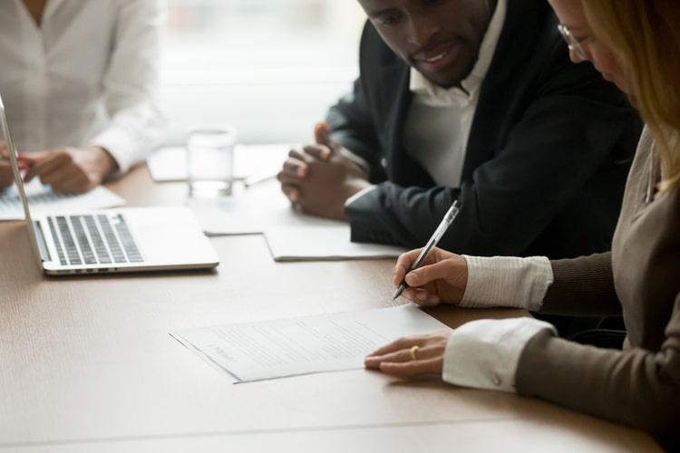 Se você pretende iniciar um negócio no franchising, tomar conhecimento em detalhes da COF deve ser um dos primeiros passos do seu projeto