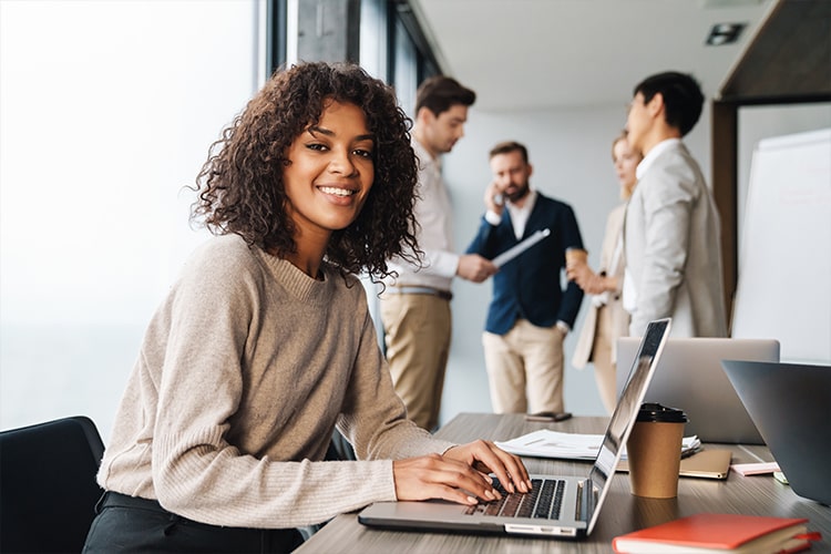 A Pós Gestão de Negócios e Valorização da Empresa une teoria e prática ao oferecer conceitos e técnicas para uma gestão eficiente dos negócios