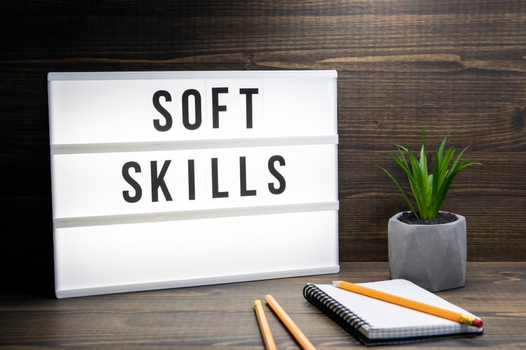 O desenvolvimento das soft skills não só é benéfico quando falamos de vida profissional, mas se estende para todos os âmbitos da vida